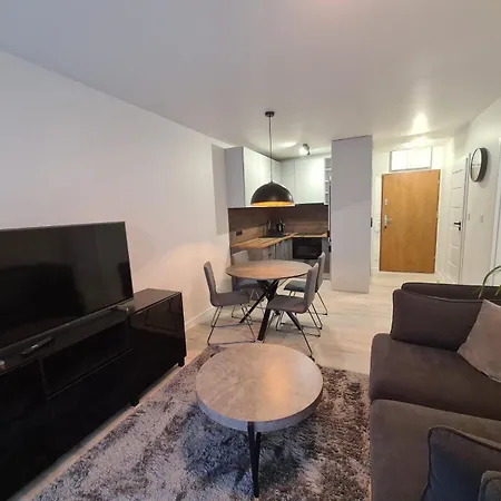 River Paradise With Parking דירה *