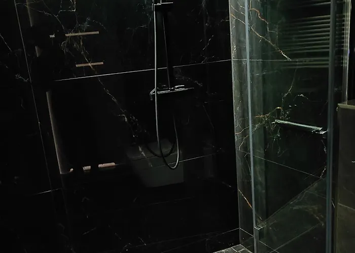 River Paradise With Parking דירה *